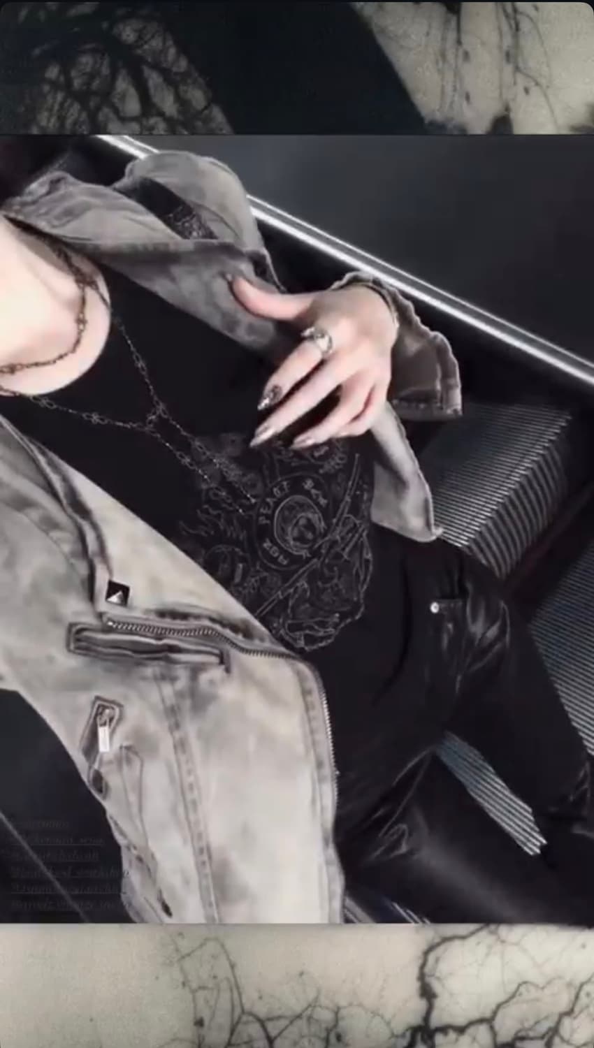 배드블러드 피스 낫 워 탱크 탑 블랙 S 상품이미지1