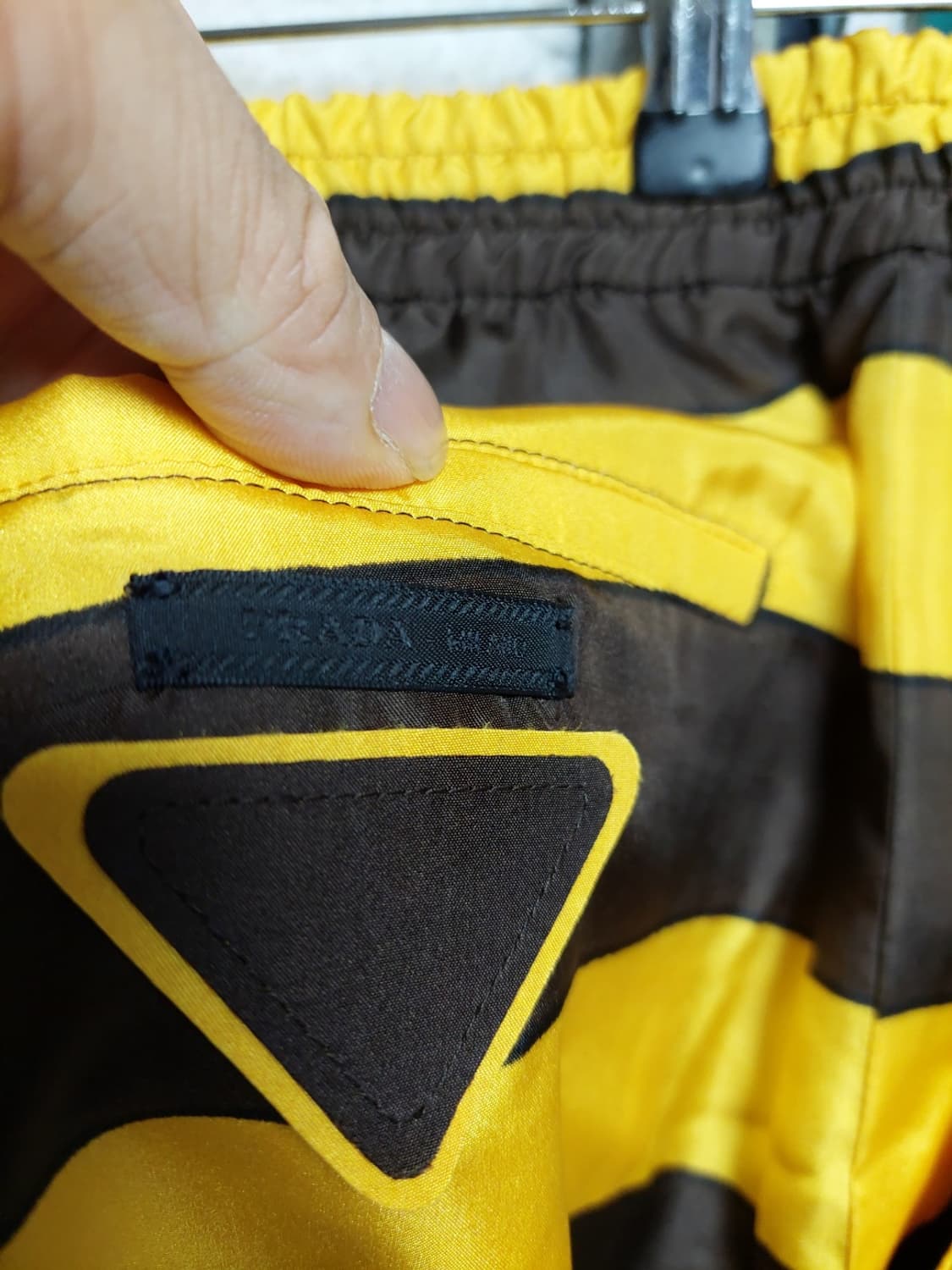 프라다 옐로우 브라운 스트라이프 숏츠 m 백화점판 상품이미지5