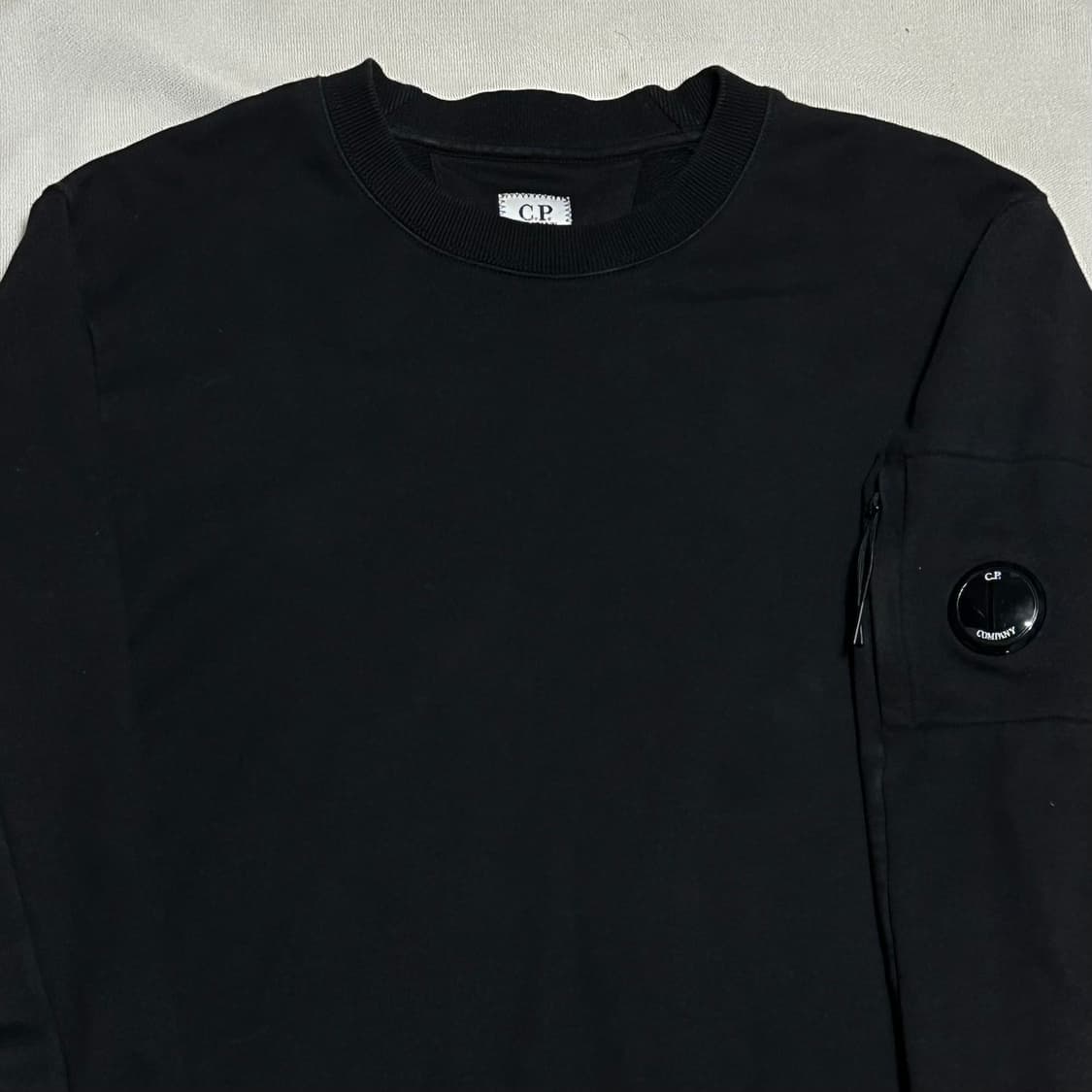 XL C.P. 컴퍼니 블랙 맨투맨 상품이미지1