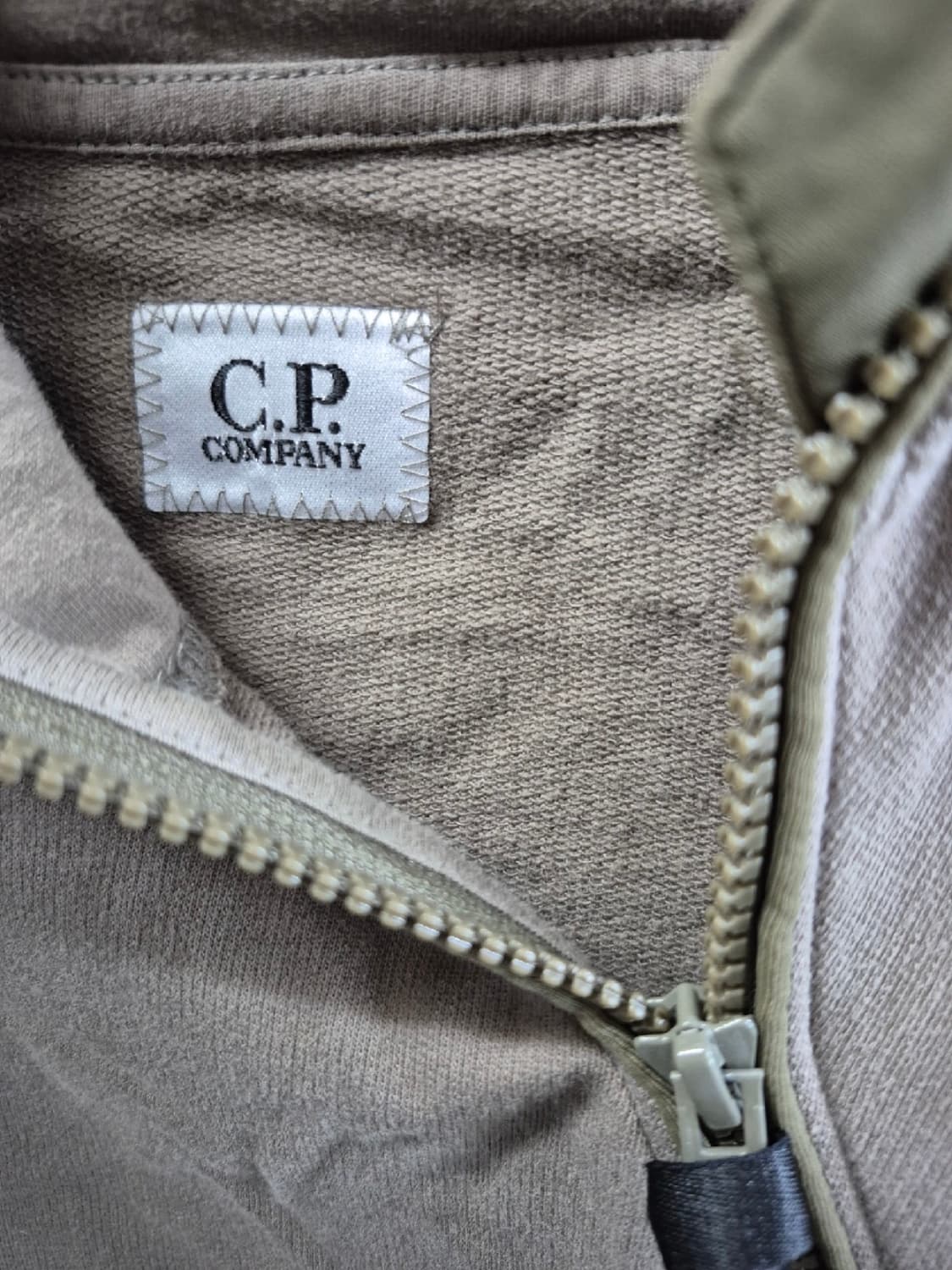 cp컴퍼니 후드집업 상품이미지8