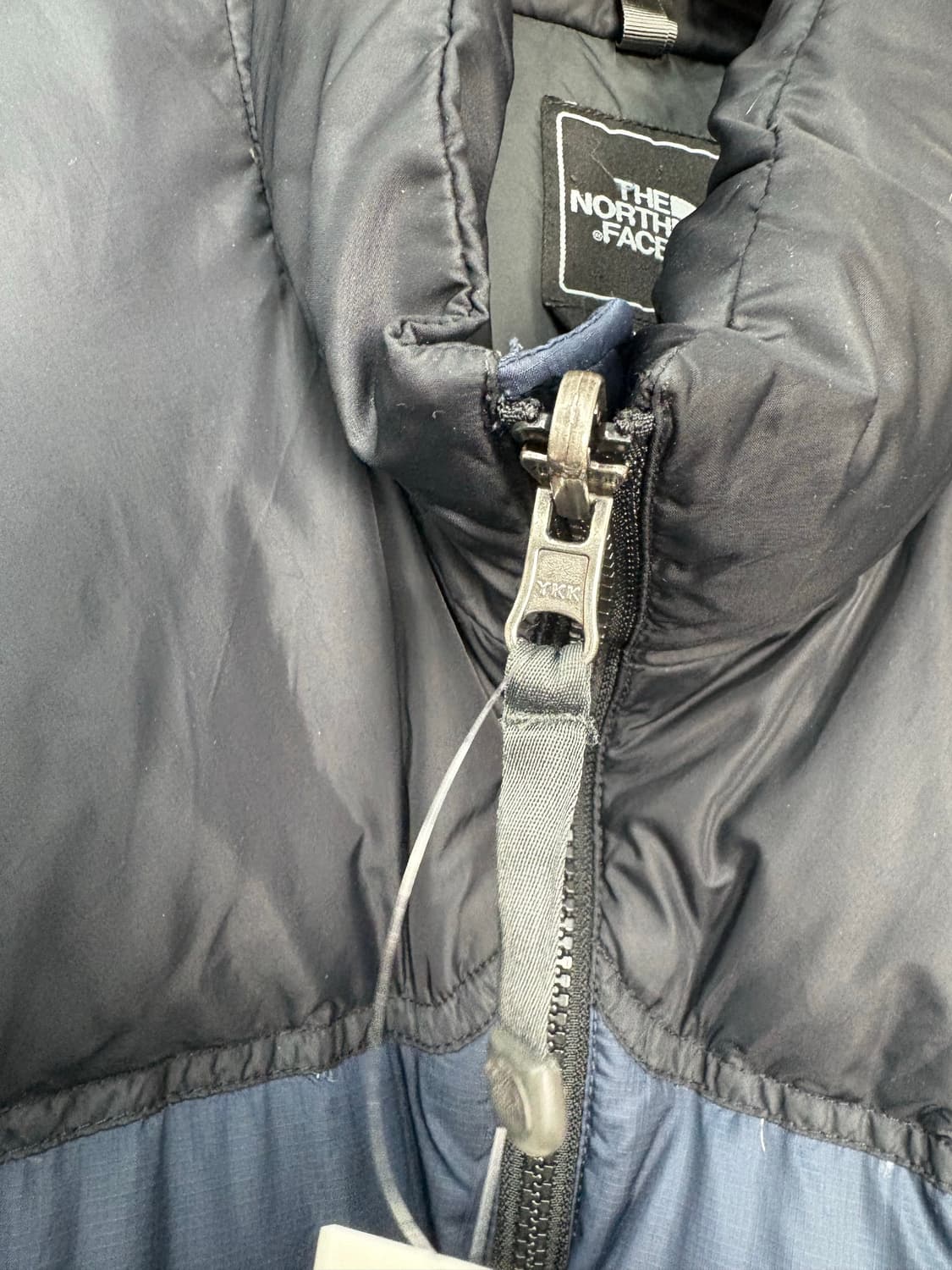 노스페이스 눕시 레트로 다운 패딩 자켓 A3243 상품이미지4