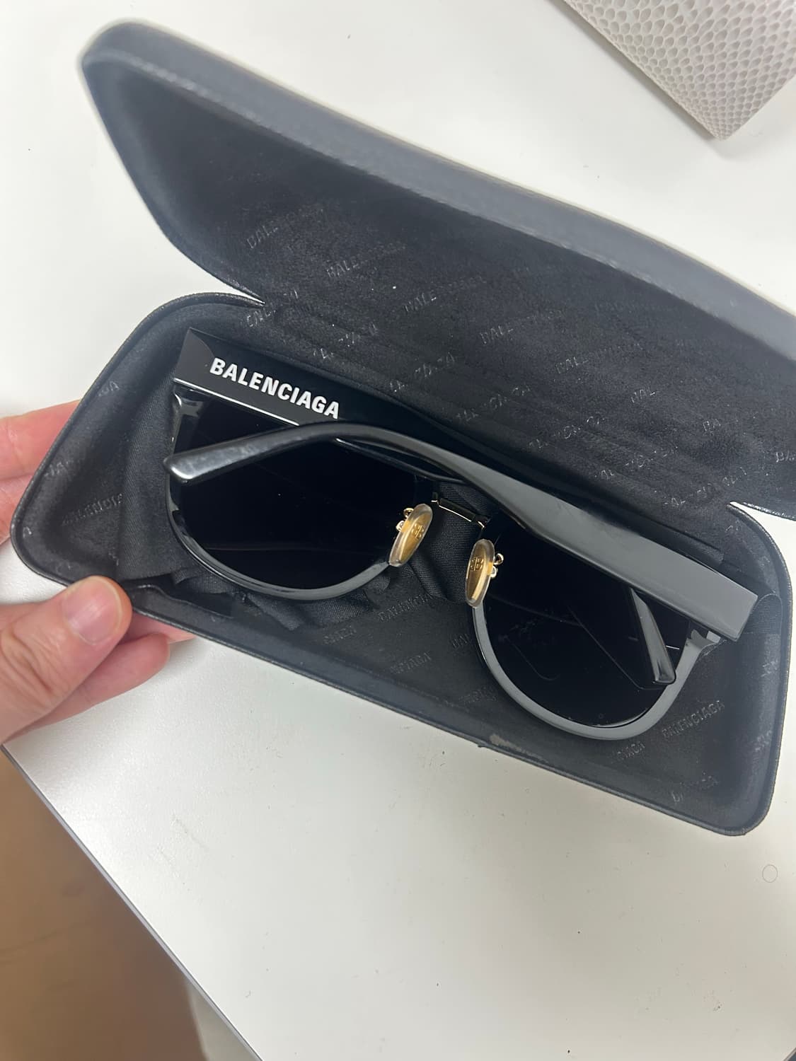 발렌시아가 선글라스 BB0223SK 001 상품이미지1