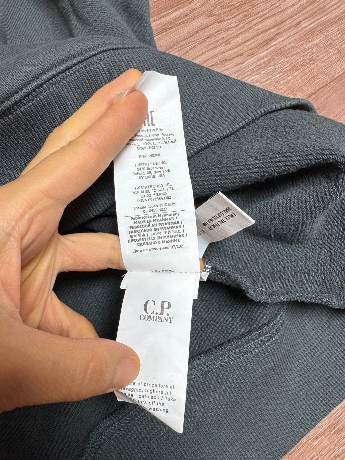 C.P. 컴퍼니(C.P. Company)의 렌즈 와펜 맨투맨 상품이미지7