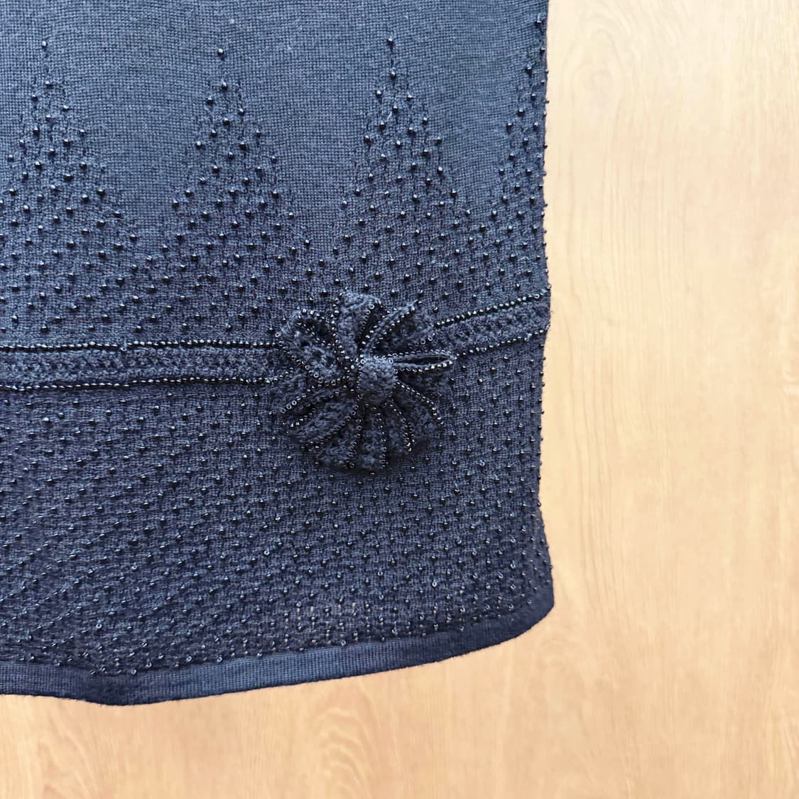 에스카다 터틀넥 반팔 니트 허리 비즈 장식 리본 디테일 블랙 상품이미지6