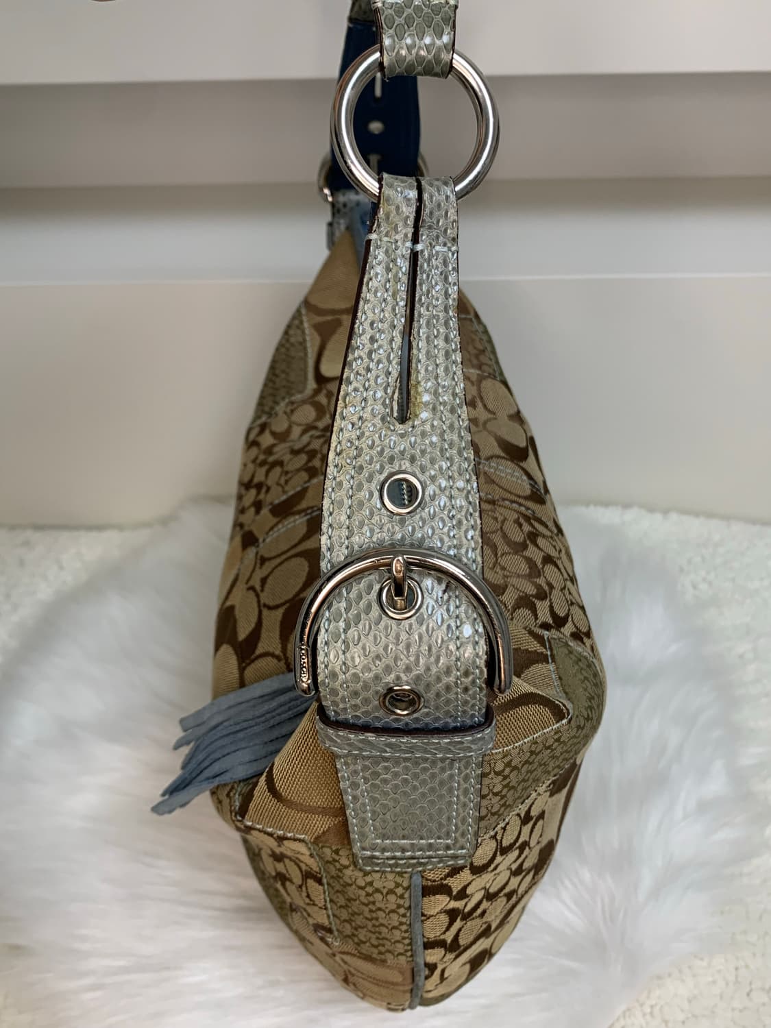 코치 블루 포인트 패치워크 호보 태슬 숄더백 상품이미지8