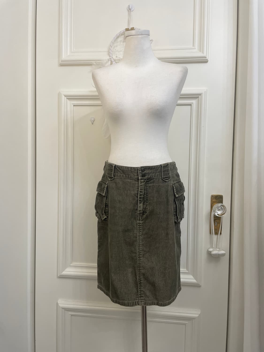 khaki corduroy pocket midi skirt 상품이미지1