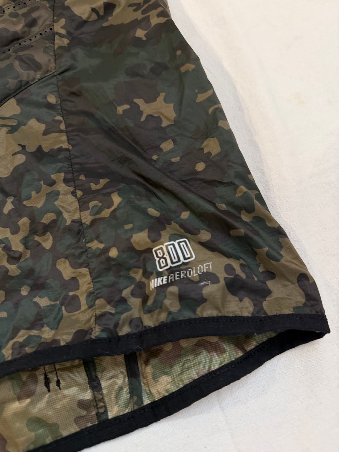 나이키 에어로로프트 러닝 골프 카모 구스다운 패딩조끼 상품이미지2