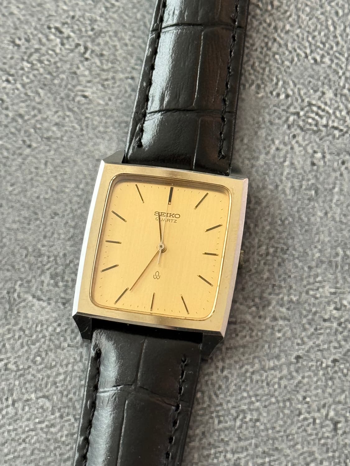 세이코 Seiko 샴페인 골드 쿼츠 스퀘어 상품이미지1