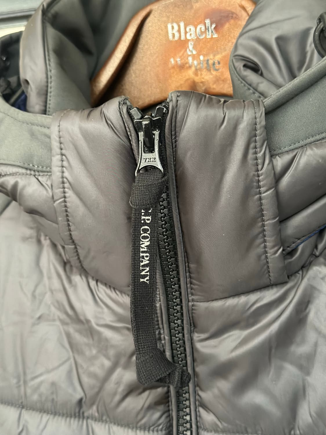 씨피컴퍼니 고글 패딩 자켓 46(90-95) 상품이미지6