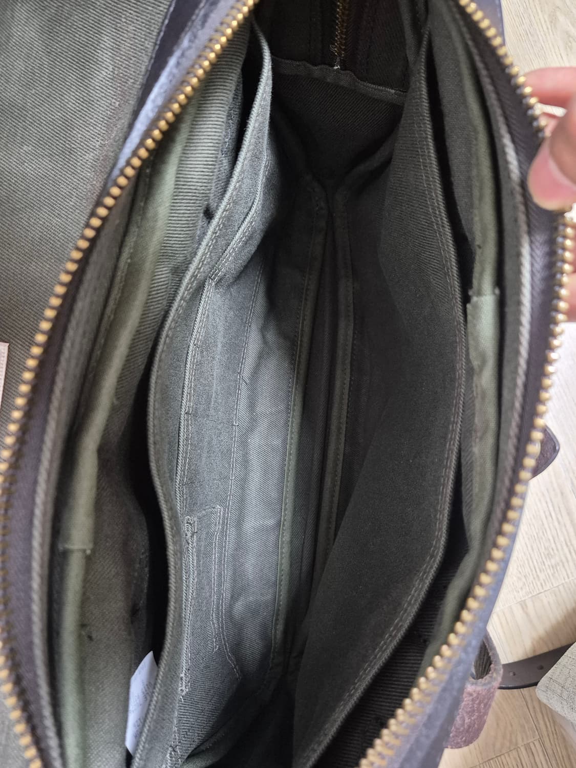 필슨 256 오터그린 브리프케이스 상품이미지2