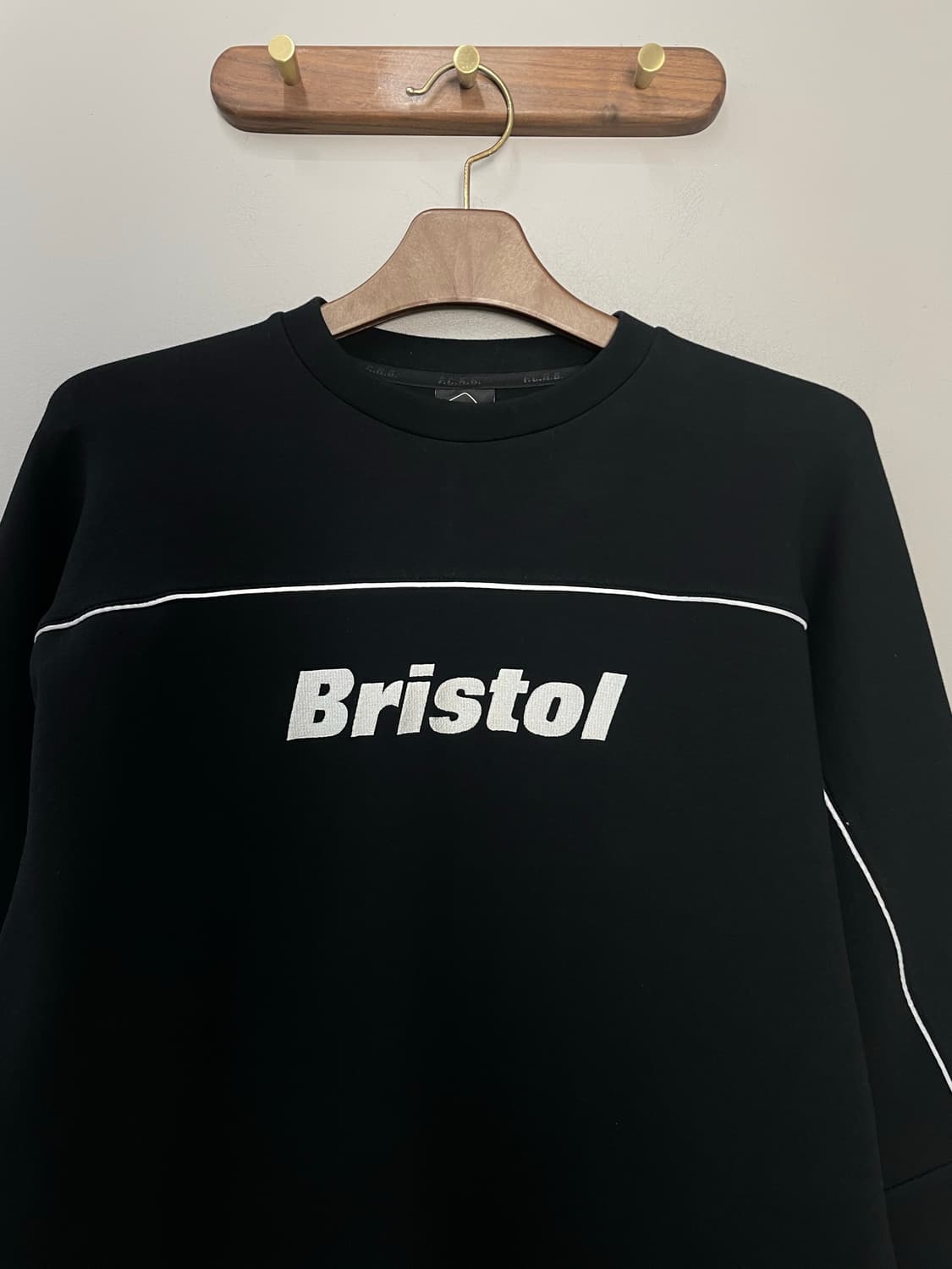 브리스톨 사이드라인 빅로고 블랙 맨투맨 H2110 상품이미지3