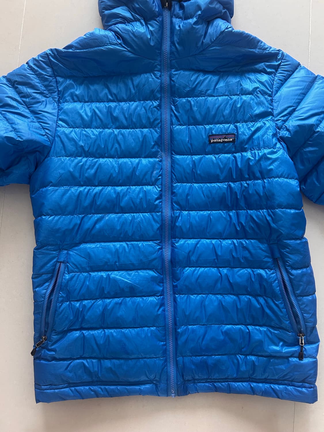 파타고니아 경량패딩 상품이미지1