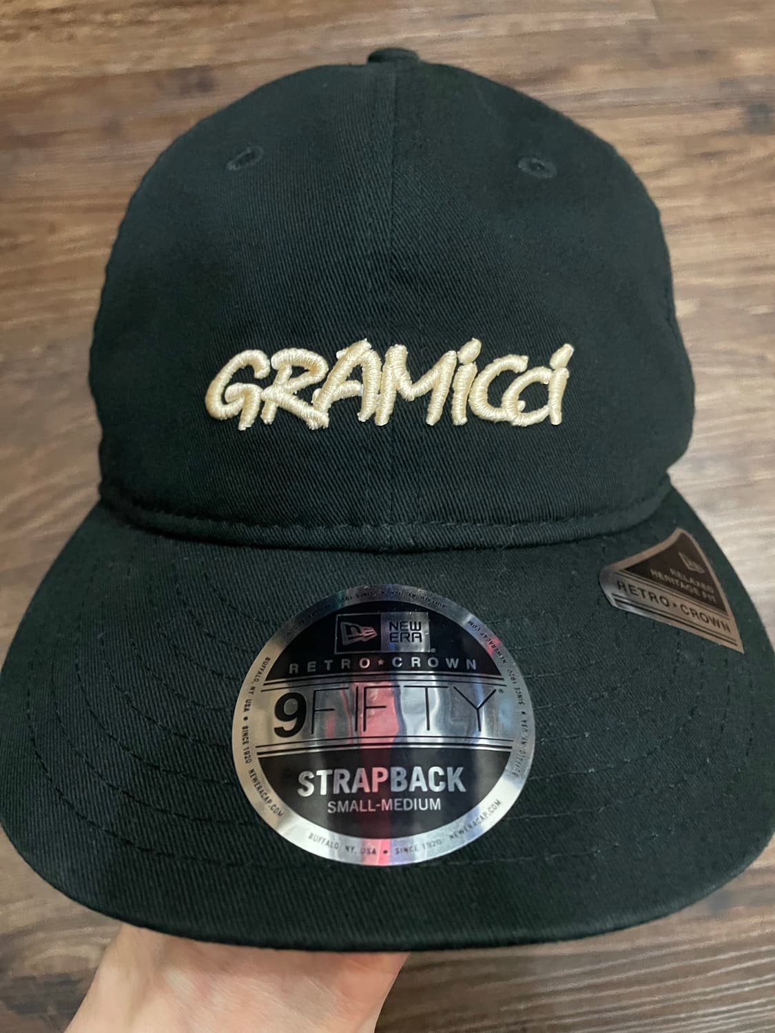 뉴에라 그라미치 레터링 볼캡 스트랩백 블랙 상품이미지2