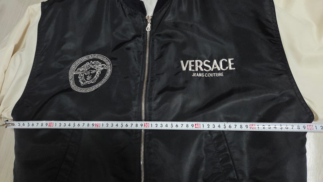 (착샷) 90s 베르사체 진스 쿠튀르 바시티 자켓 상품이미지7