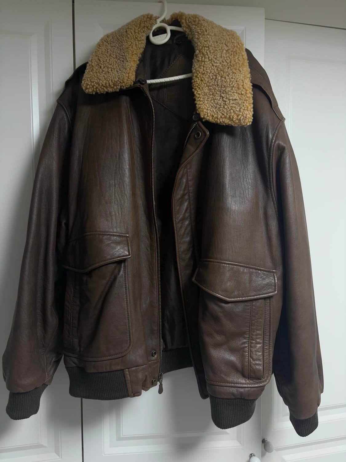 라운드트리앤요크 가죽 봄버 상품이미지1