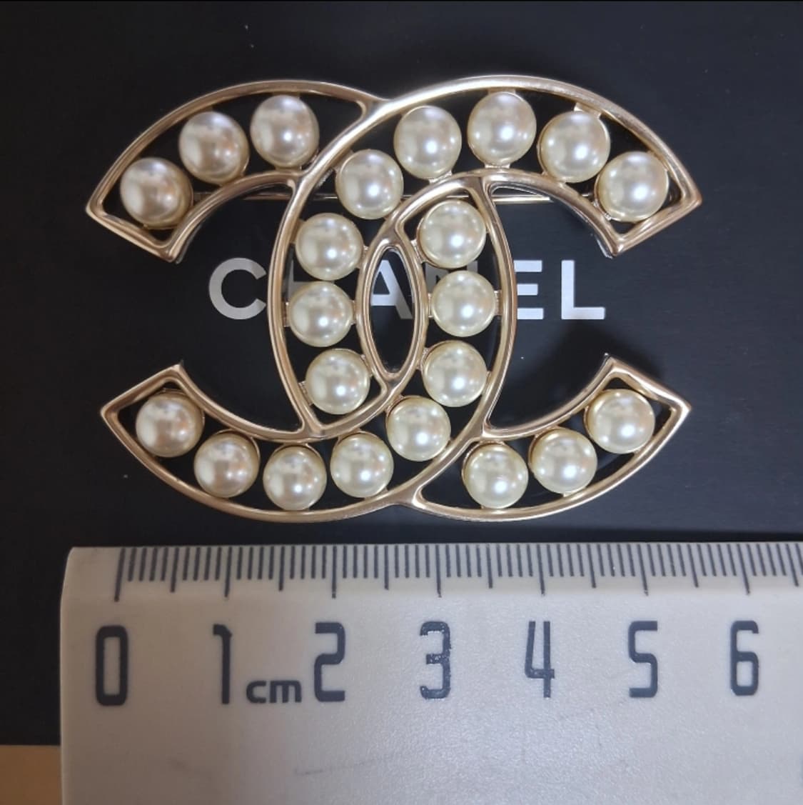 샤넬 CC 로고 진주 샴페인골드 브로치 상품이미지3