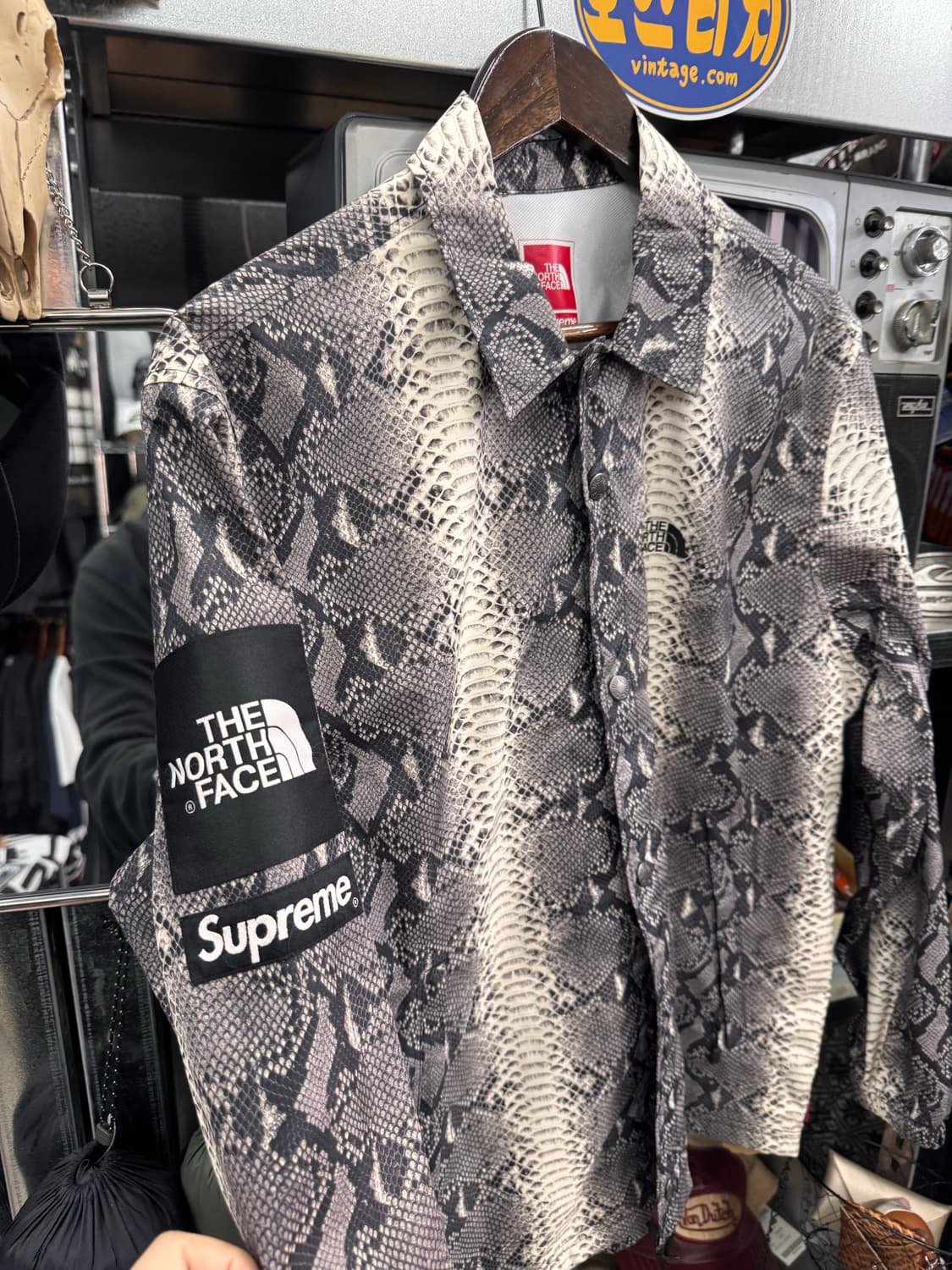 슈프림 노스페이스 스네이크 뱀피 상품이미지6