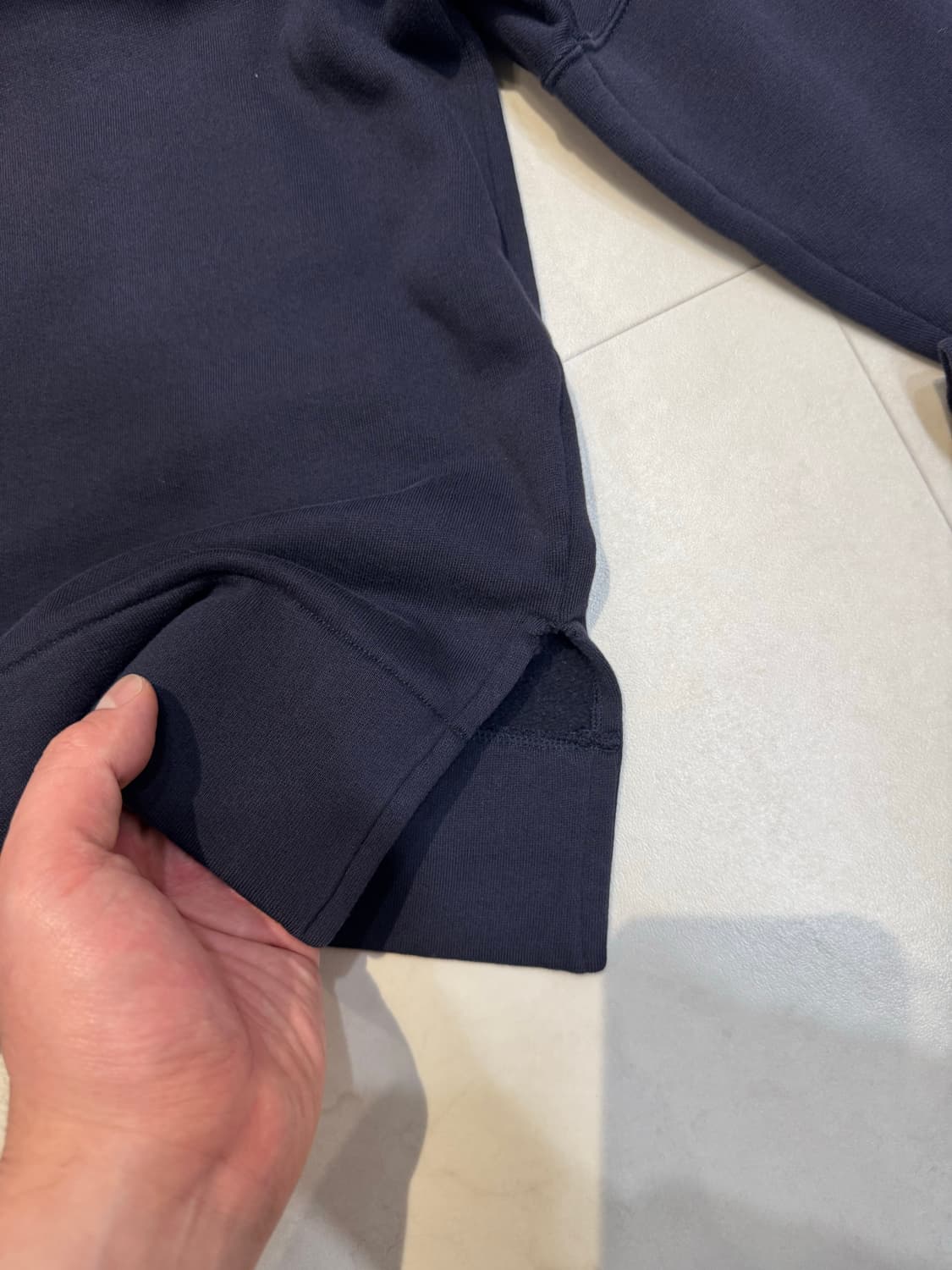 아크네 맨투맨 M 상품이미지4