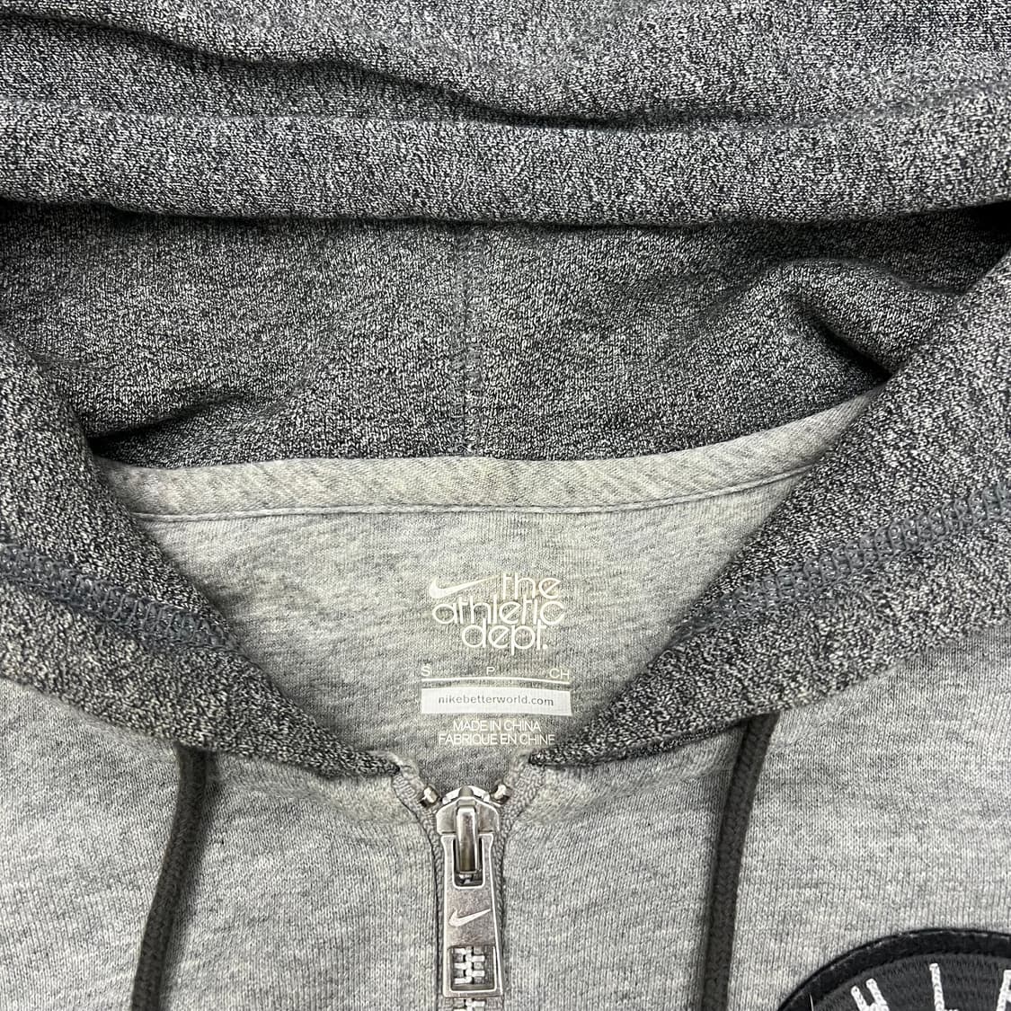 착샷O 나이키 그레이 배색 후드집업 상품이미지2