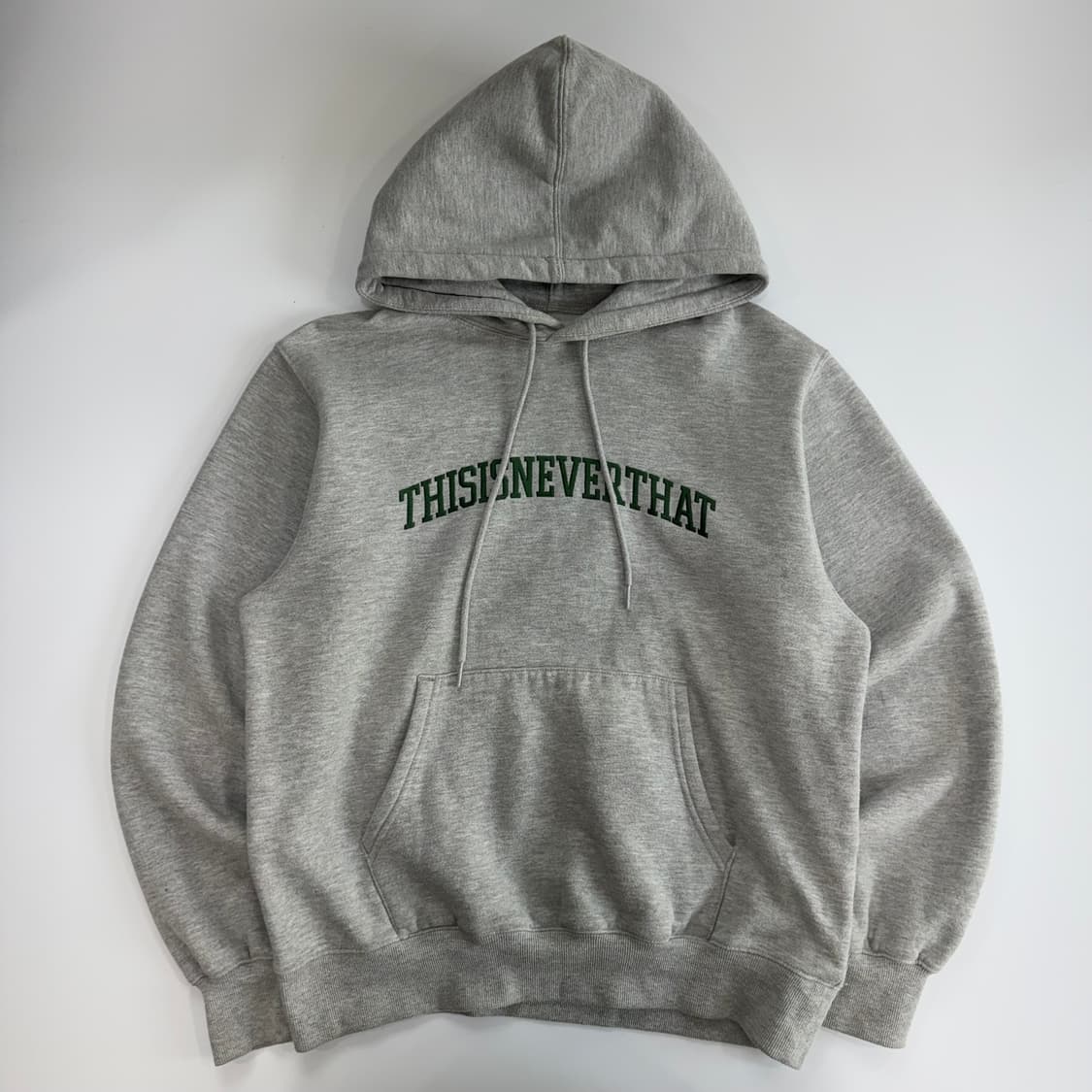 Thisisneverthat 디스이즈네버댓 그린 로고 그레이 후드티  상품이미지3