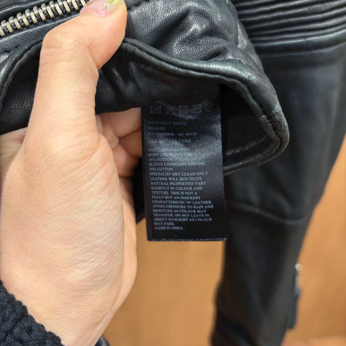 올세인츠 긴팔 레더 자켓 스탠드 칼라 입체 절개 비대칭 지퍼 디테일 블랙 상품이미지8