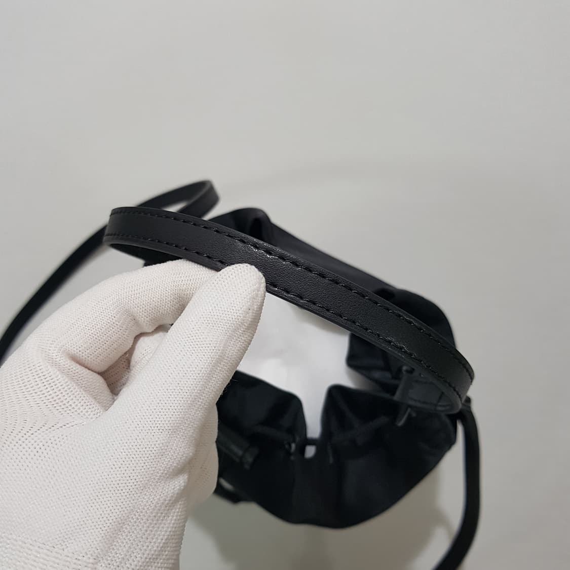 버버리 포이베 파우치 버킷백 블랙  상품이미지6