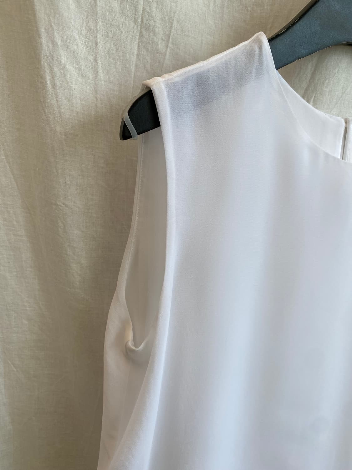 UNIQLO 화이트 백플리츠 민소매블라우스(S) 상품이미지5