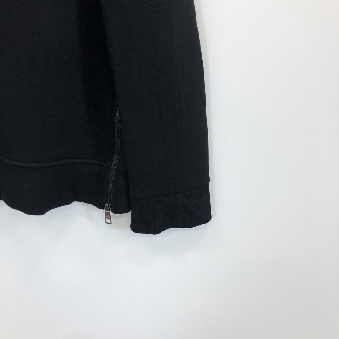 닐바렛 볼트 사이드지퍼 맨투맨 [105] 상품이미지3