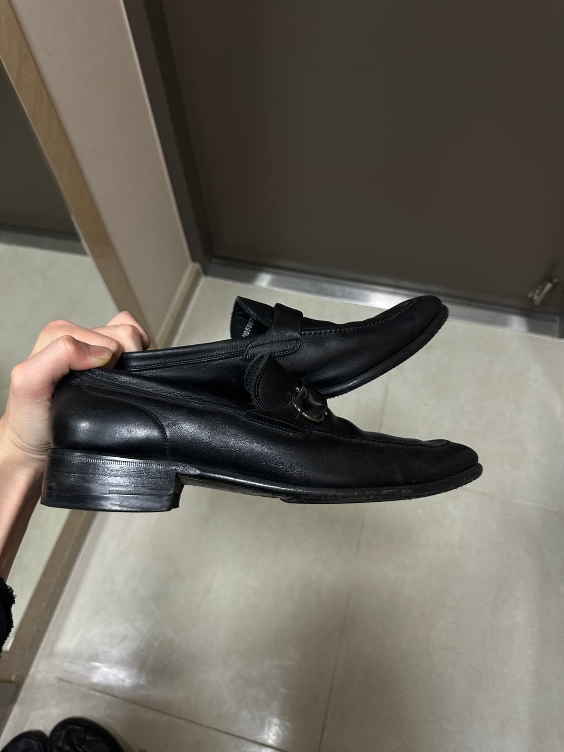 페라가모 플랫 버클 로퍼 상품이미지5