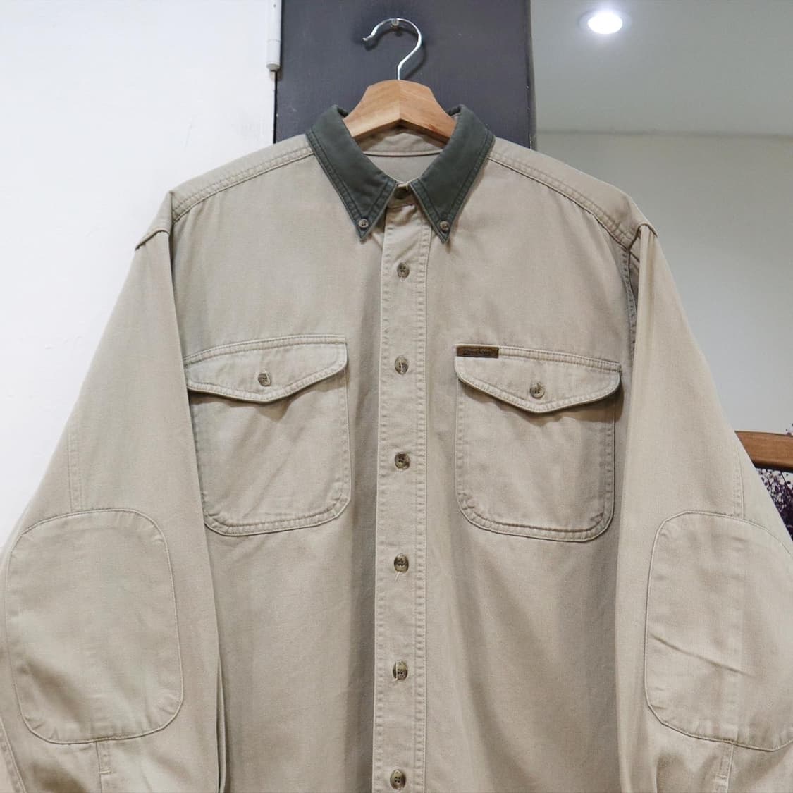울리치 베이지 투포켓 워크셔츠 상품이미지2