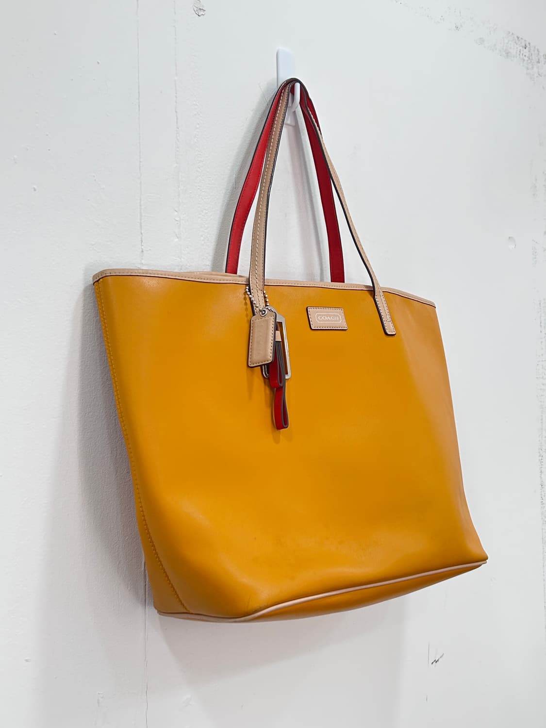 코치 Coach 사피아노 레더 쇼퍼백 숄더백 토트백 키링 머스터드 컬러 상품이미지3
