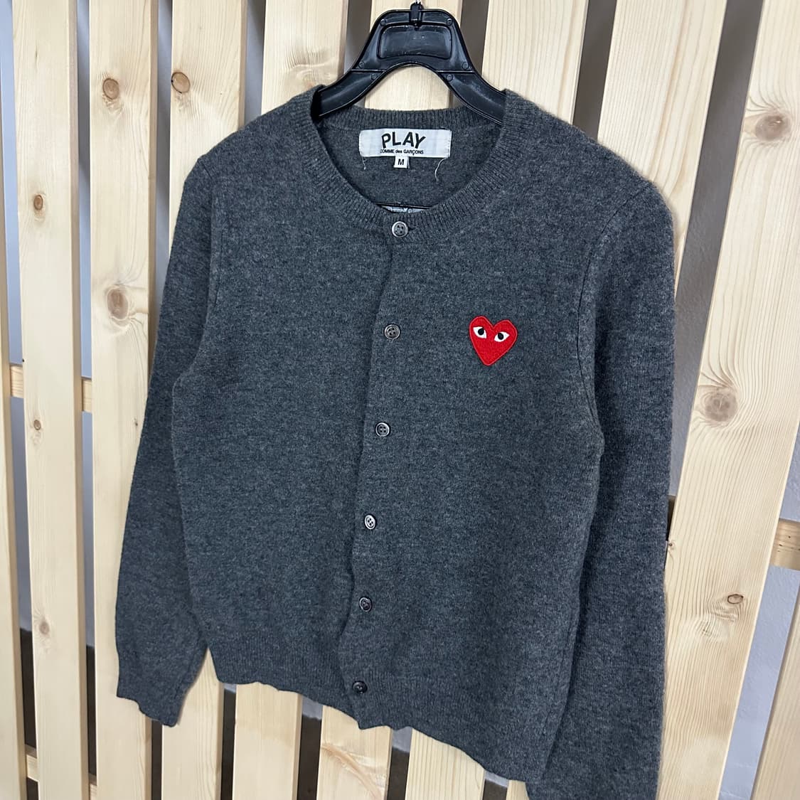 (M) 꼼데가르송 레드와펜 그레이 니트 가디건 상품이미지2