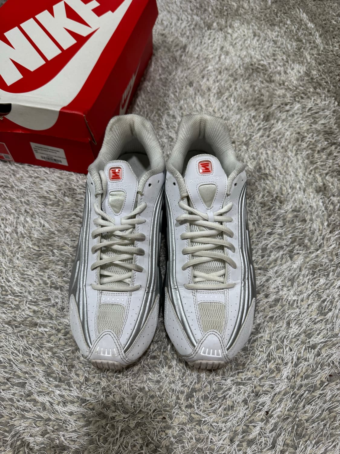 나이키 샥스 R4 화이트 280 상품이미지5