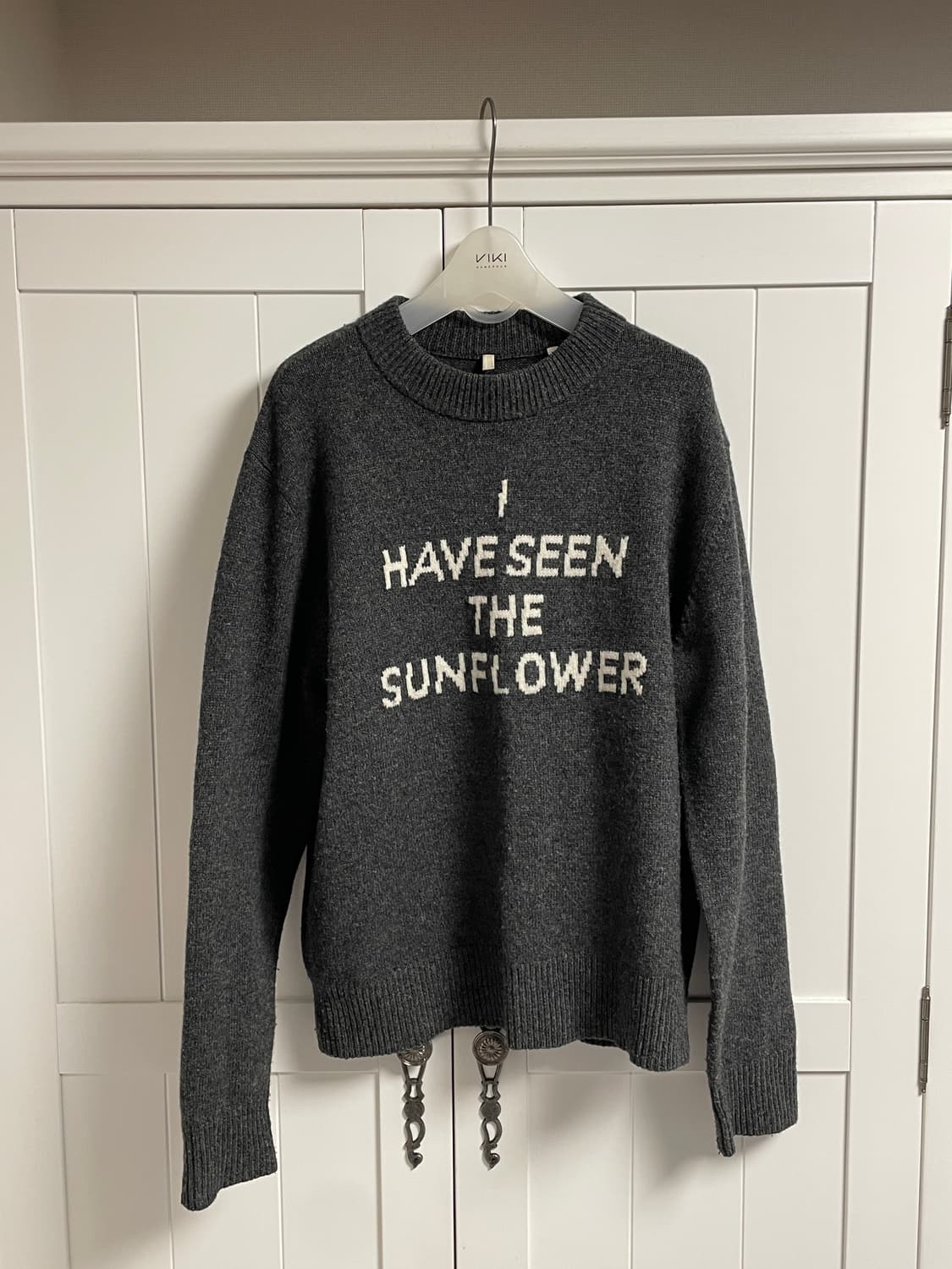 [M] 선플라워 문텍스트 니트 상품이미지1