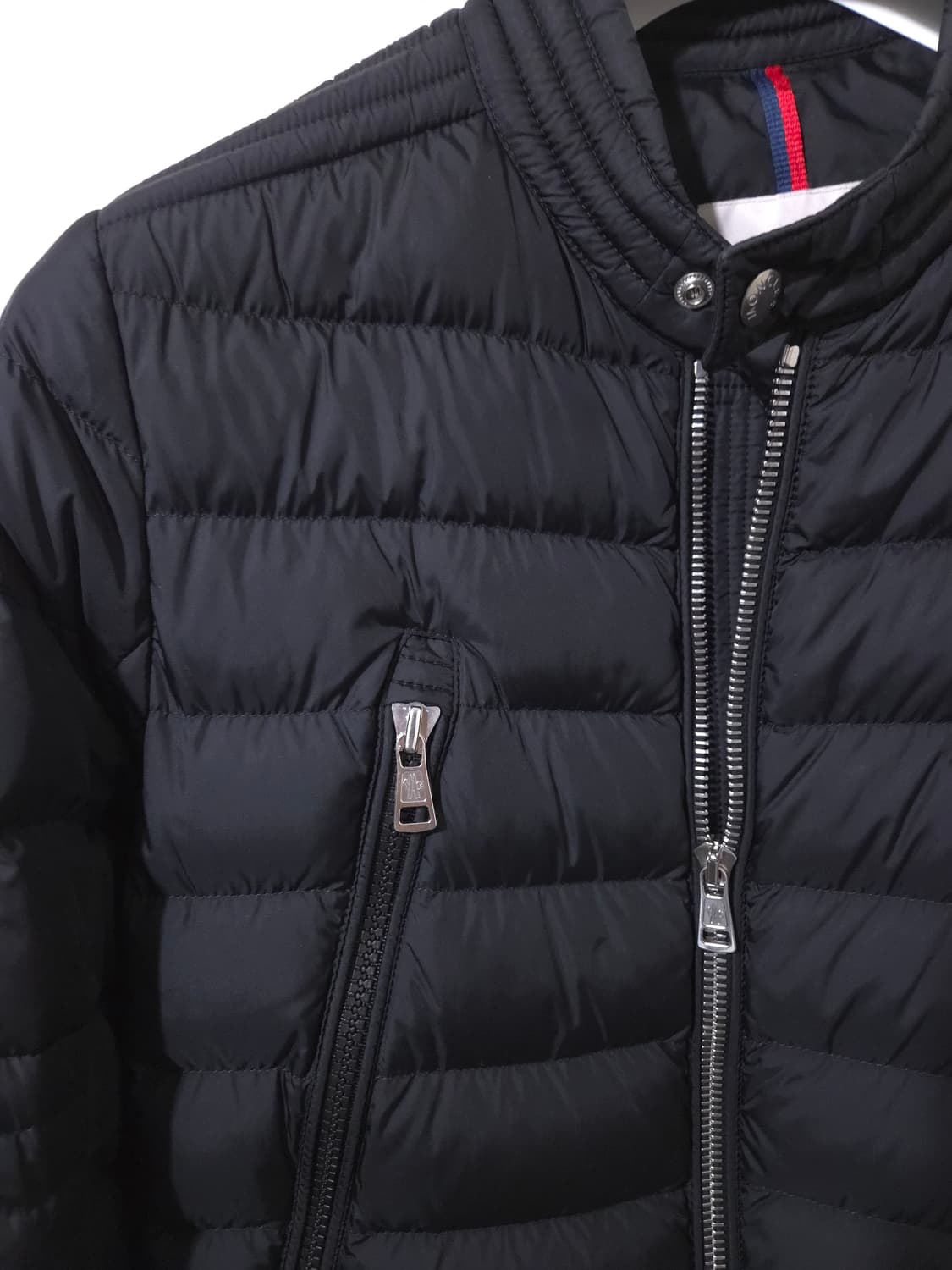 [새상품급, 2Size] 몽클레어 아미오트 숏 다운 패딩  상품이미지3