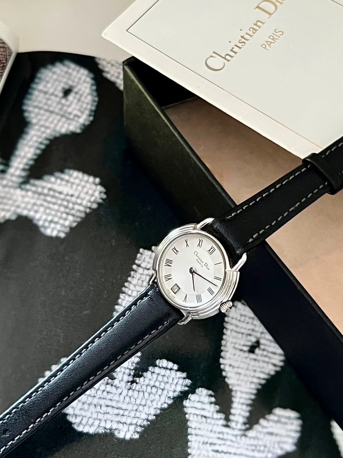 Christian Dior 디올 실버 라운드 데이트 시계 상품이미지4