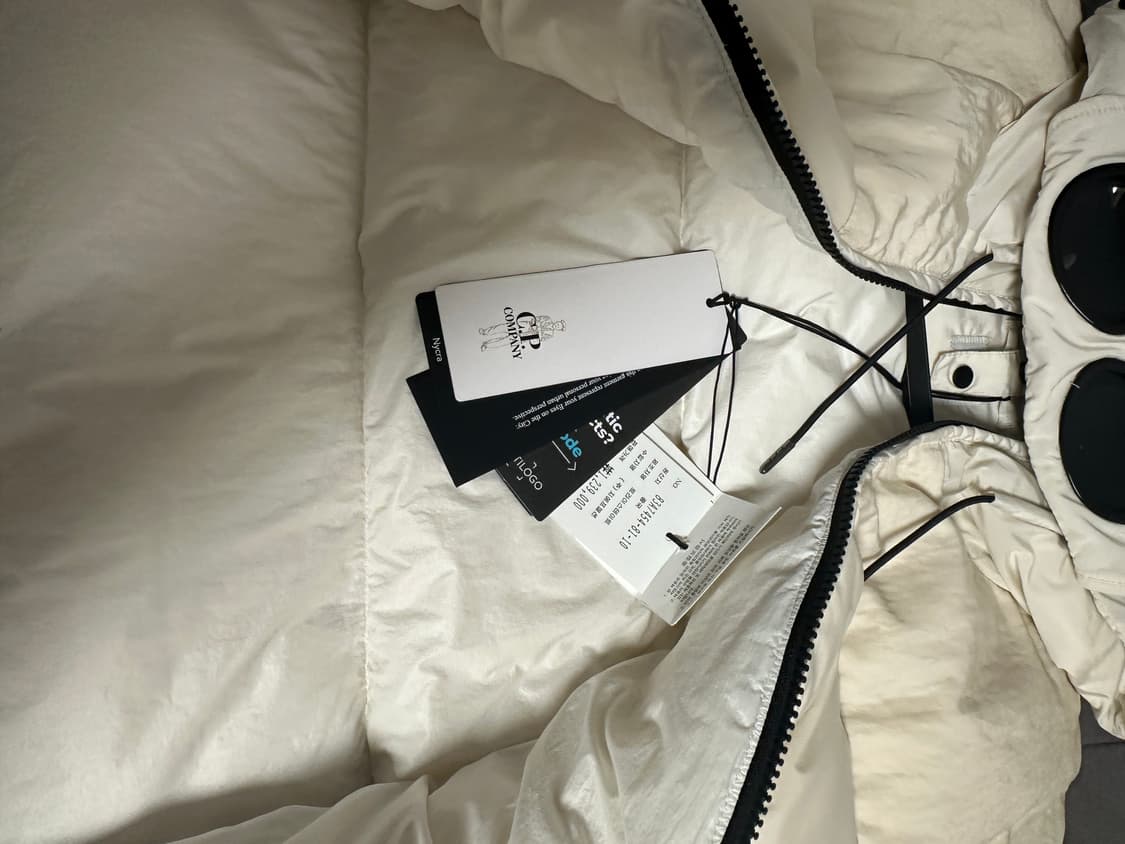 새상품) Cp 컴퍼니 nycra 후드 쉘 다운 자켓 패딩 상품이미지3