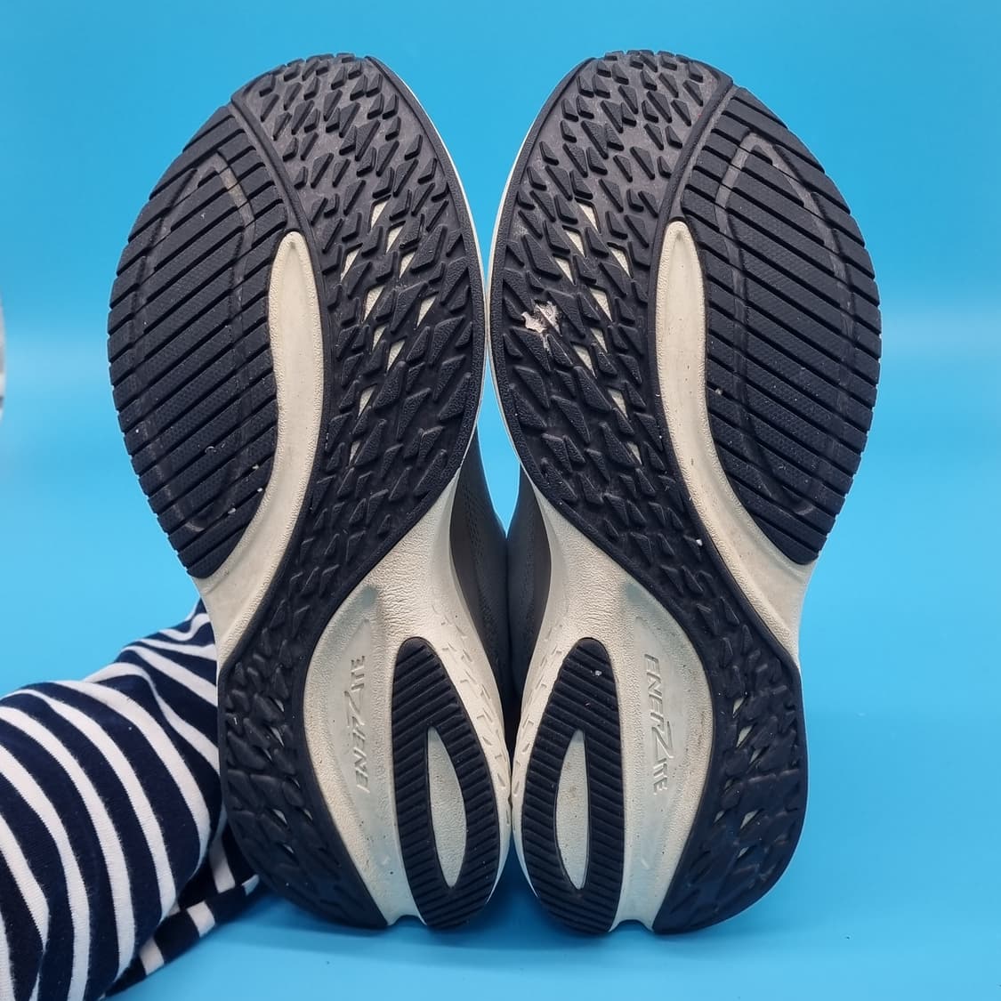 데상트 에너자이트 라이드 런닝화245 상품이미지3