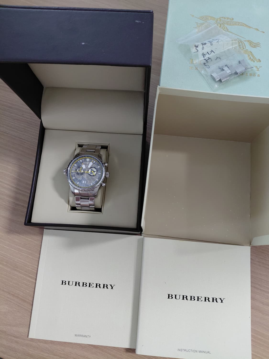 버버리 메탈 크로노 시계 상품이미지3