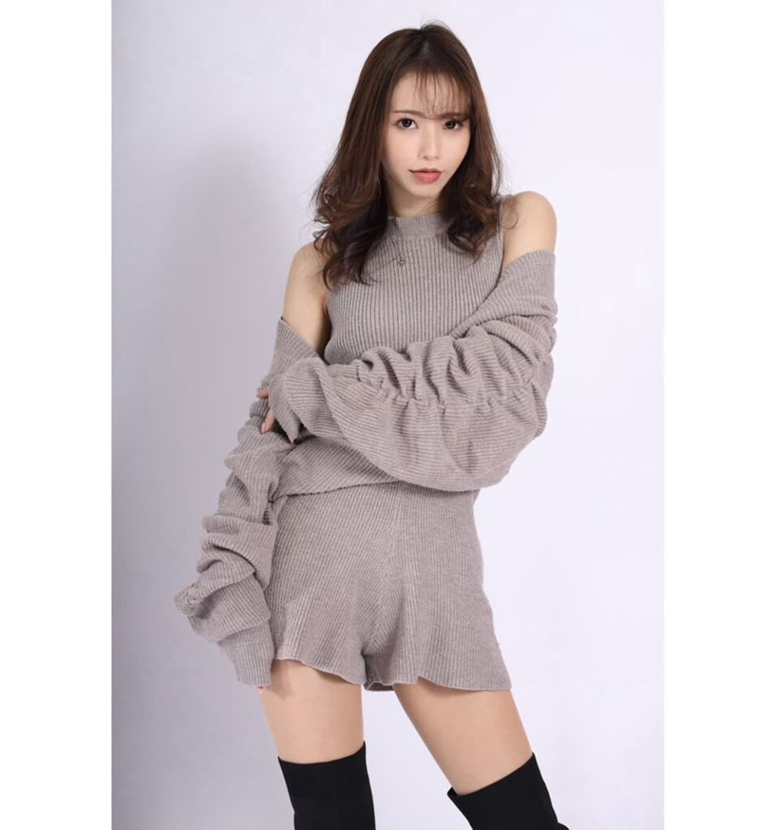 일브 오네갸루 히메갸루 셔링 니트 탑 오프숄더 상품이미지4