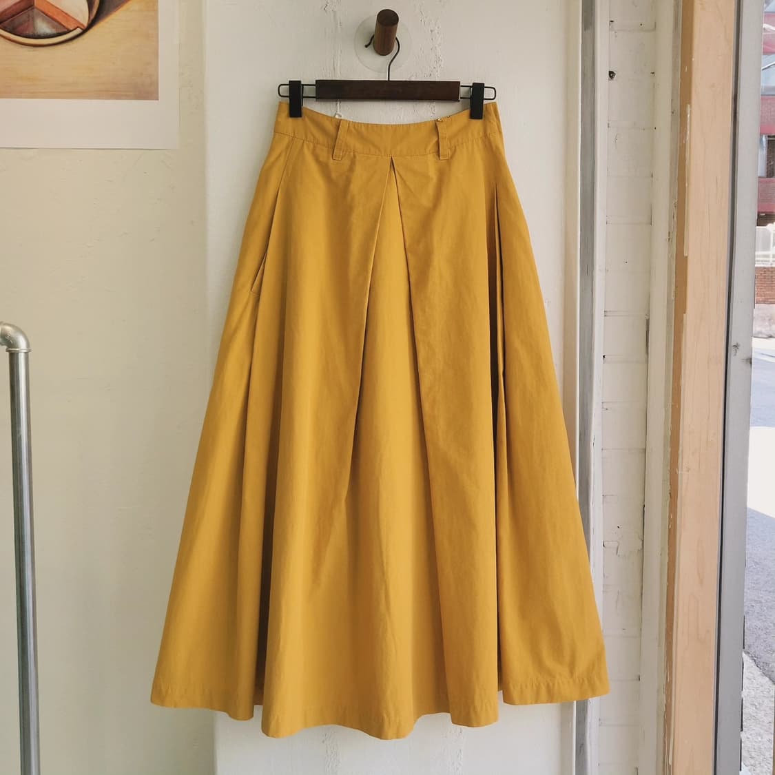 Milkfed 머스터드 핀턱 플레어 스커트 상품이미지1