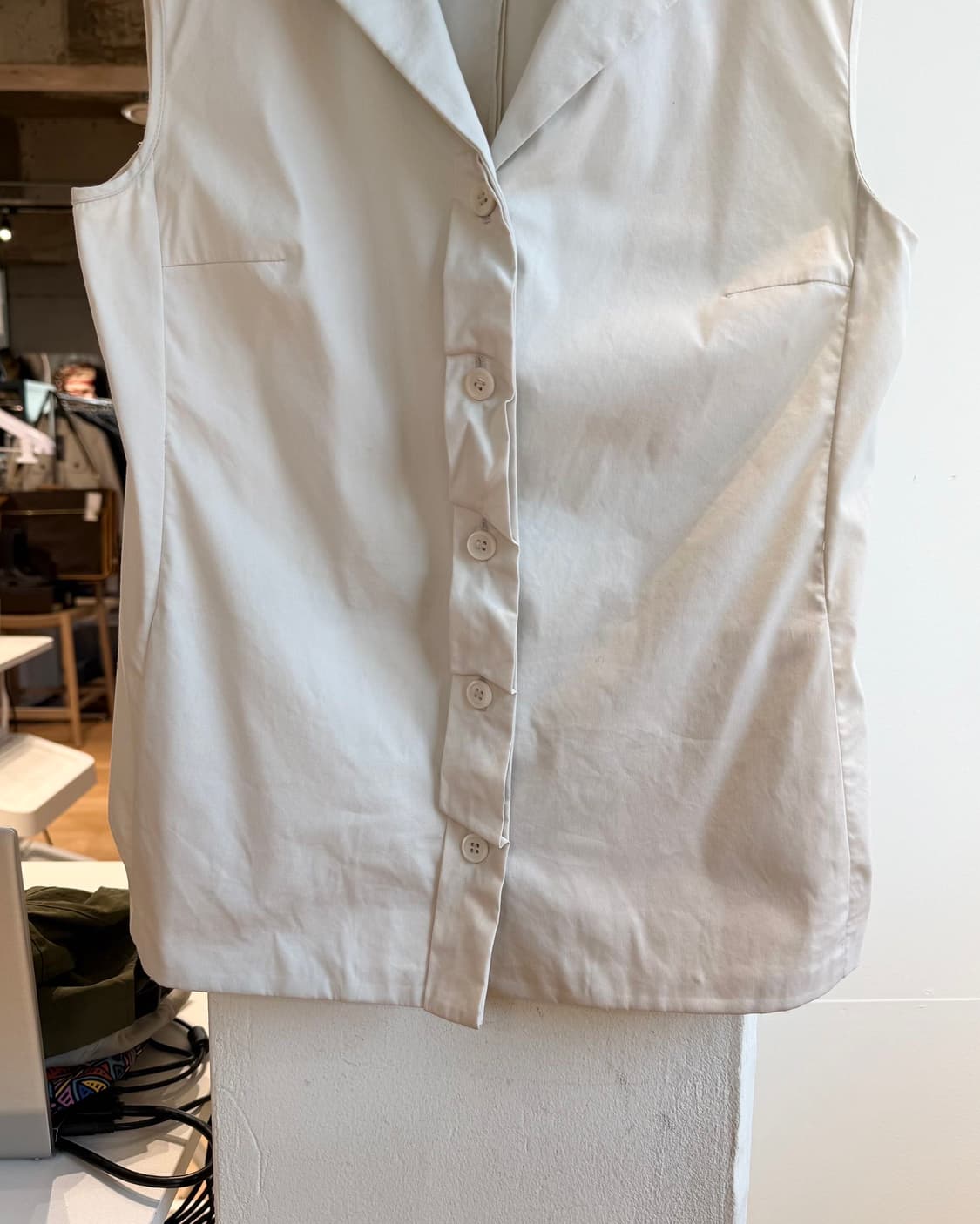 프라다 아이보리 슬리브리스 셔츠 상품이미지6