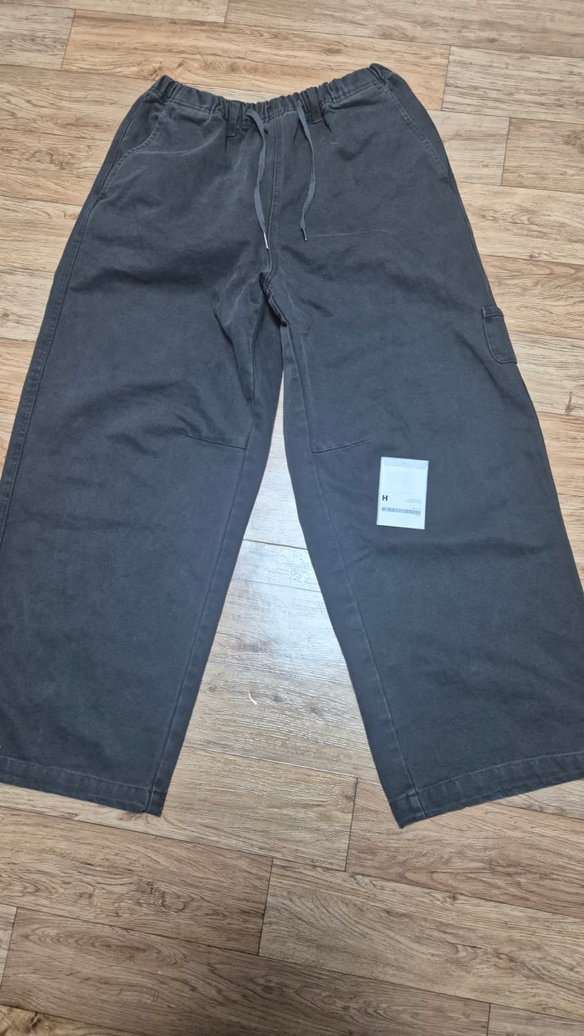 해칭룸 오버덕팬츠 차콜 4 상품이미지1