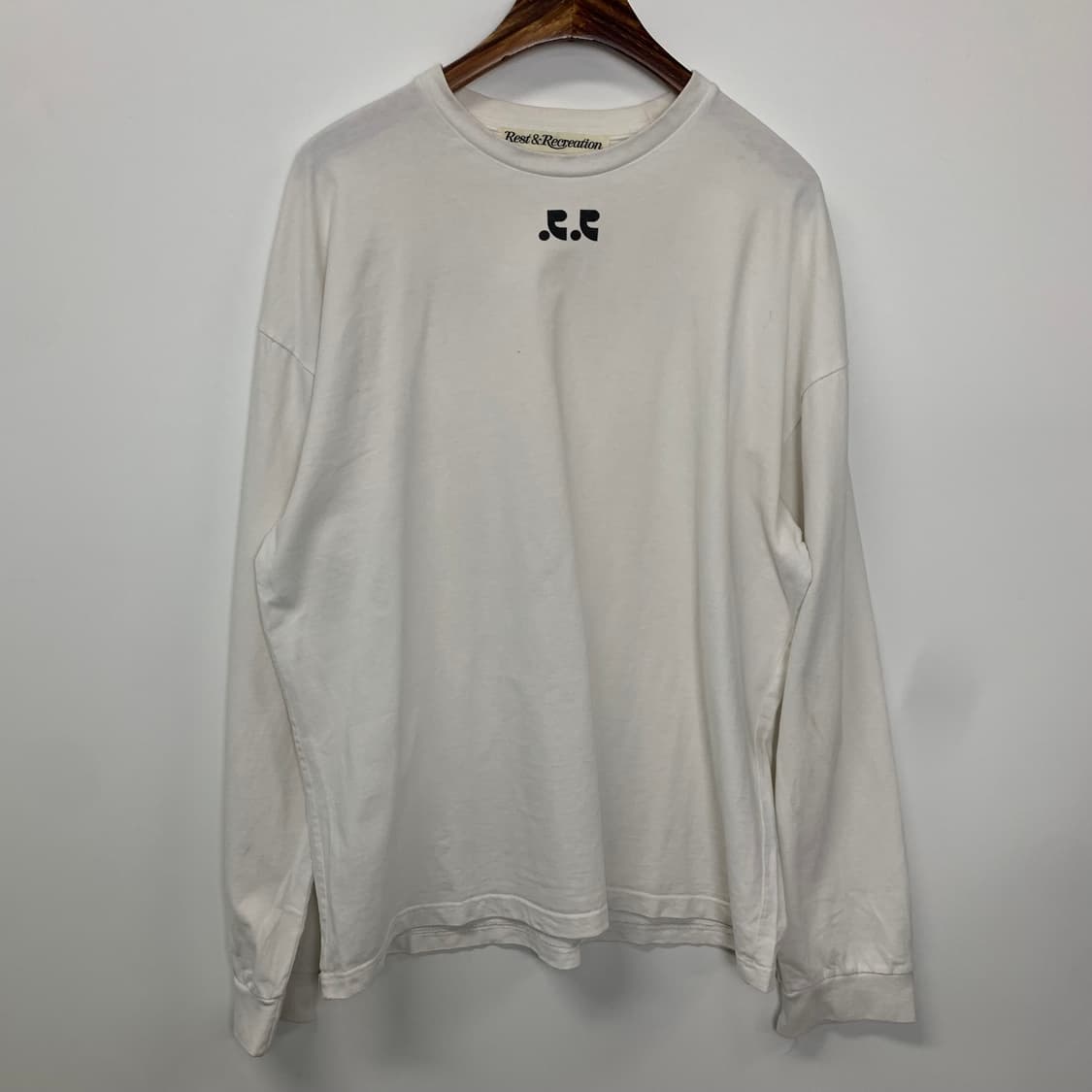 레스트앤레크레이션 화이트 롱슬리브 긴팔티 상품이미지3