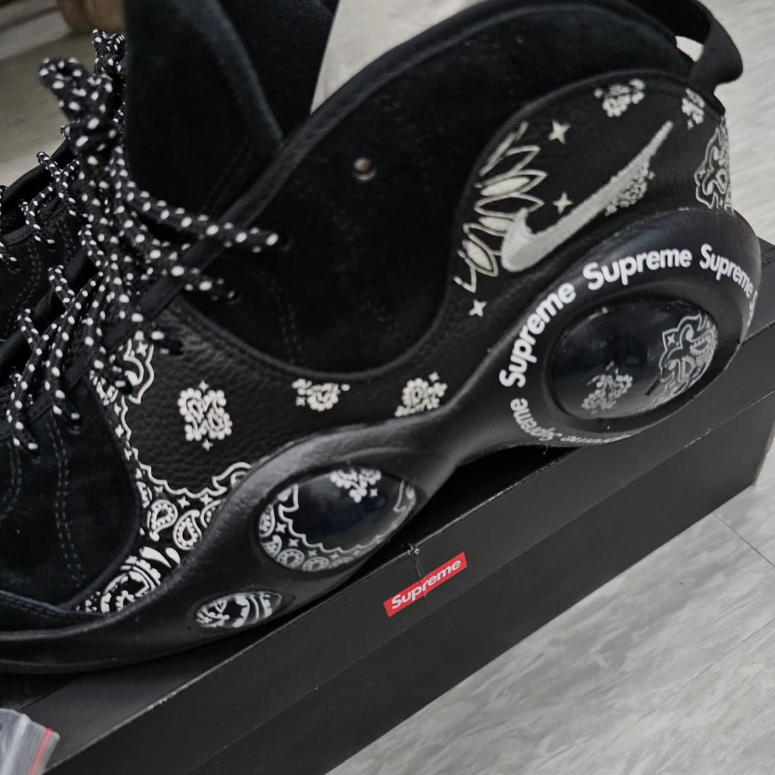 나이키 x 슈프림 Air Zoom Flight 95 SP 상품이미지2