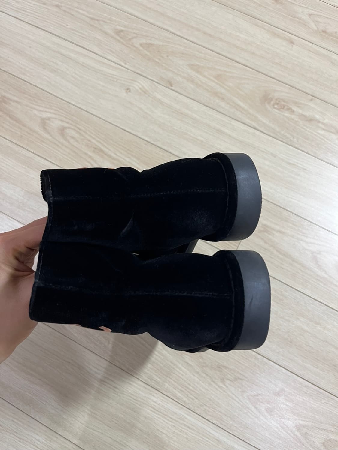 샤넬 벨벳 부츠 메탈로고 36(230) 상품이미지5