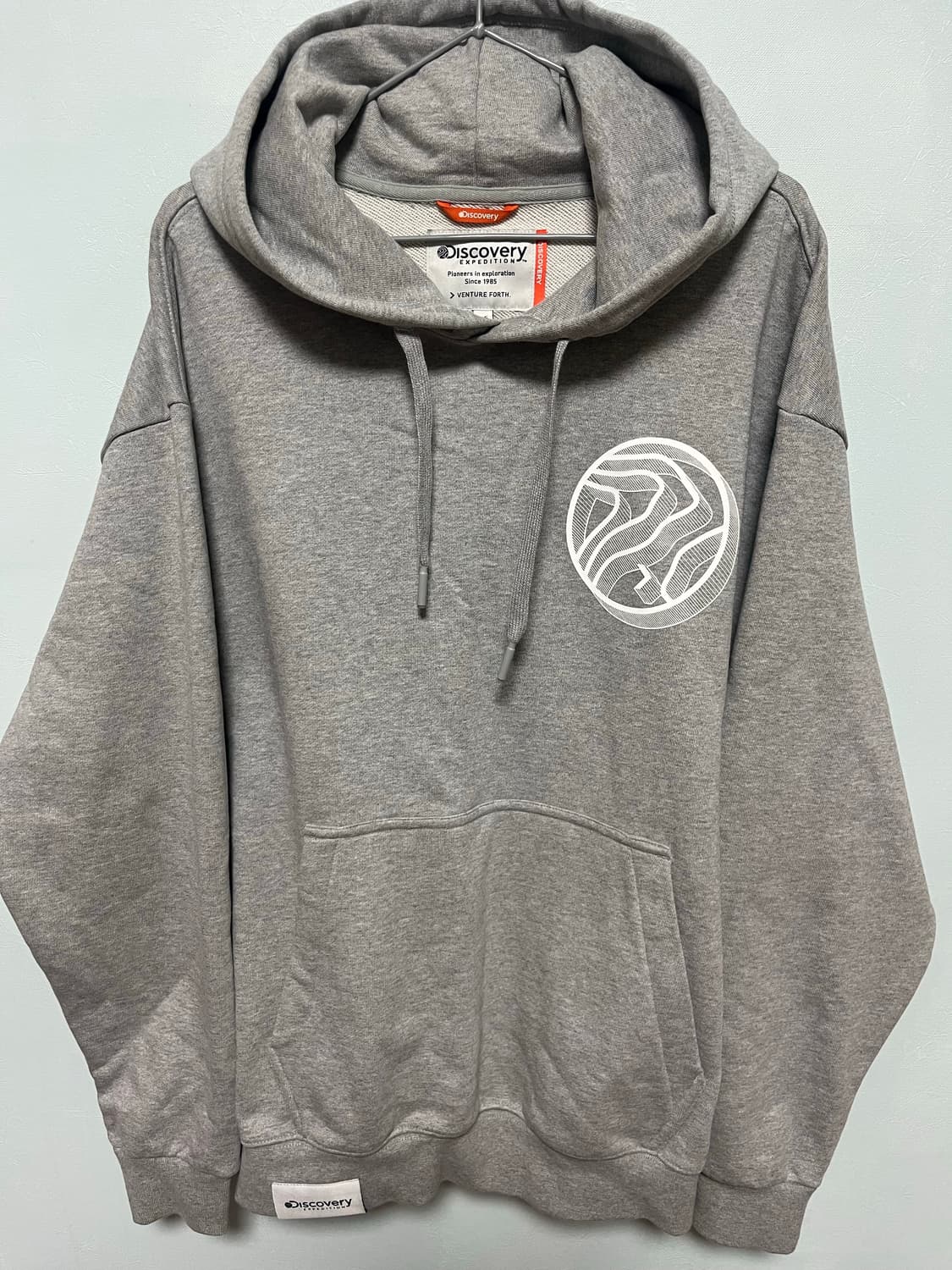 디스커버리 그레이 후드티 상품이미지1