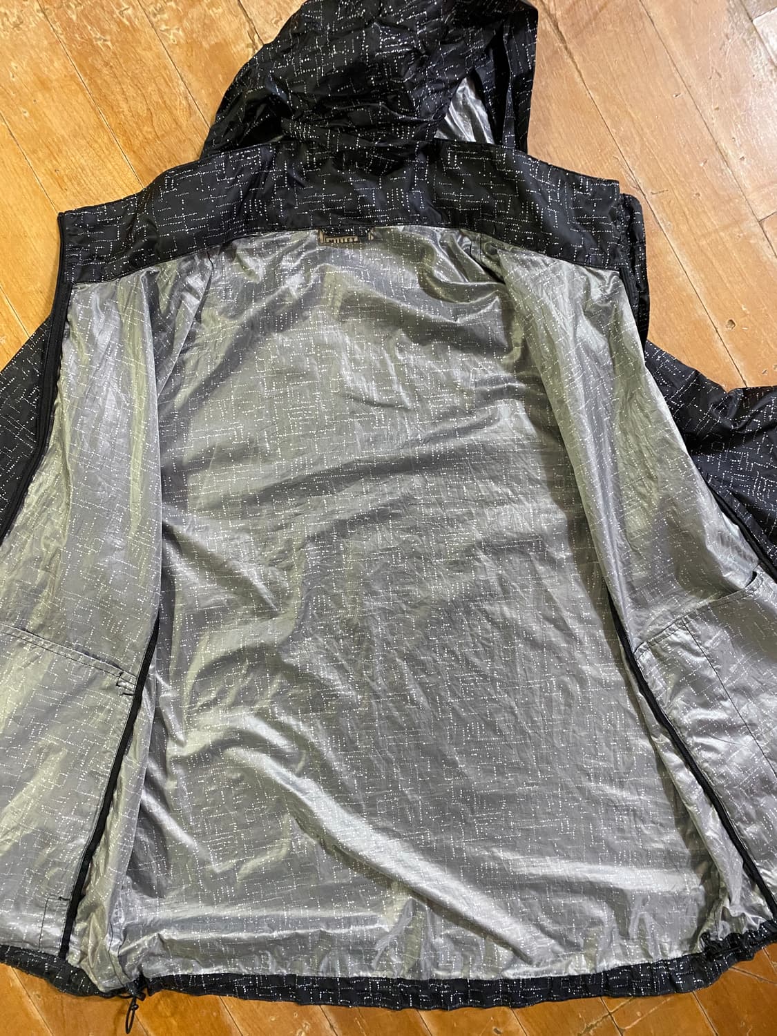 밀레 바람막이 자켓 블랙 패턴 (105) 상품이미지3