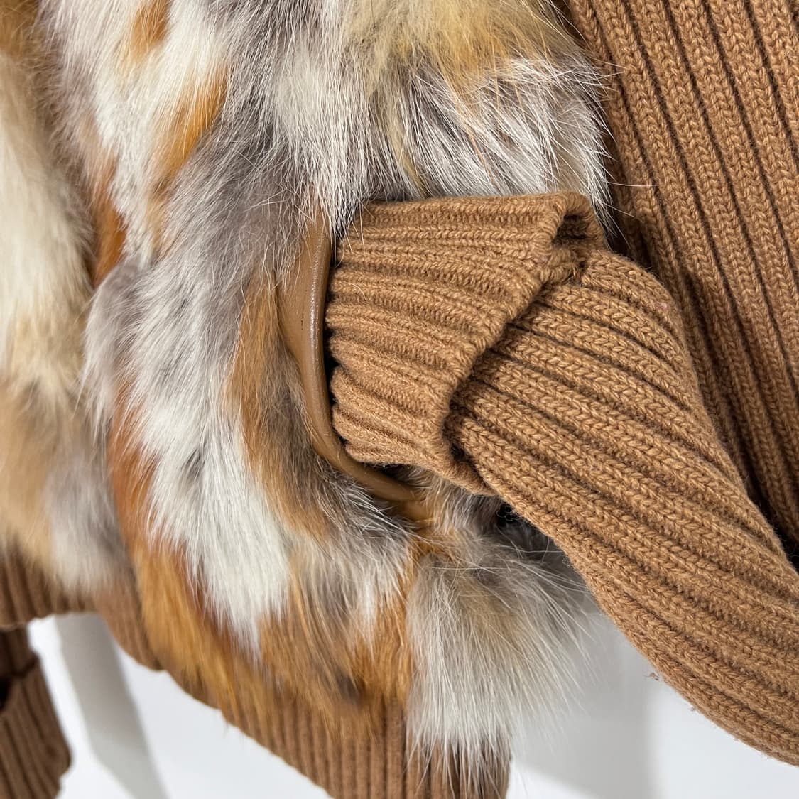 [S] 베이지 폭스퍼 니트집업 상품이미지7