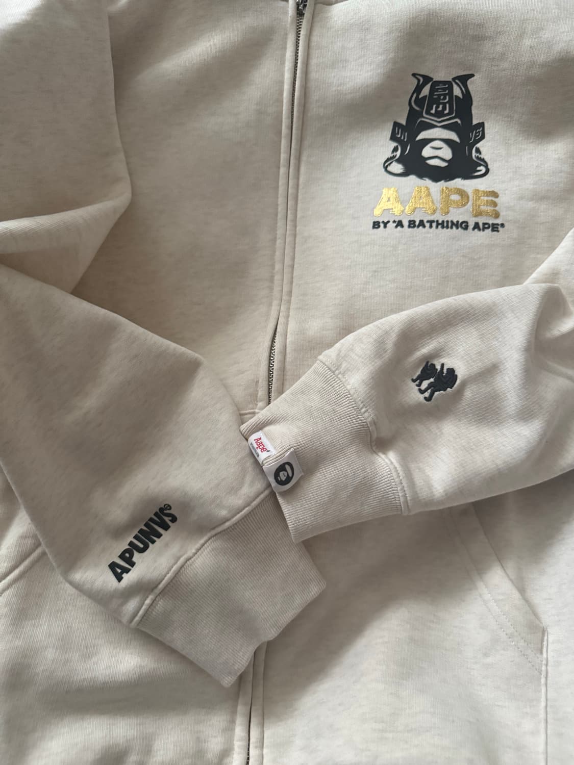 에이프 오사카 한정 후드집업 상품이미지1